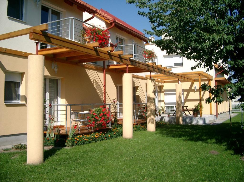Luca Apartments Zalakaros Eksteriør bilde